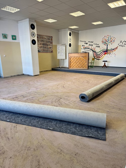PVC a koberce v ZŠ Máj v Českých Budějovicích