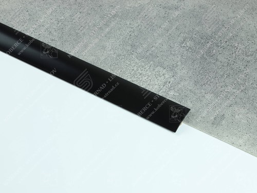 Oblouk 40 mm RAL 9005 černá přechodová lišta samolepící