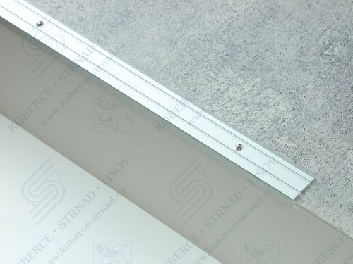 Schodová hrana 24,5x10 mm stříbrná vrtaná 04501-4