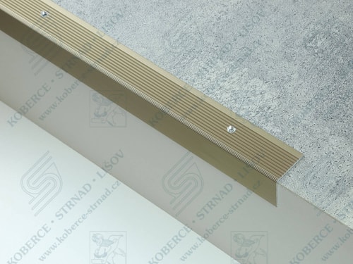 Schodová hrana 30x30 mm světlý bronz vrtaná