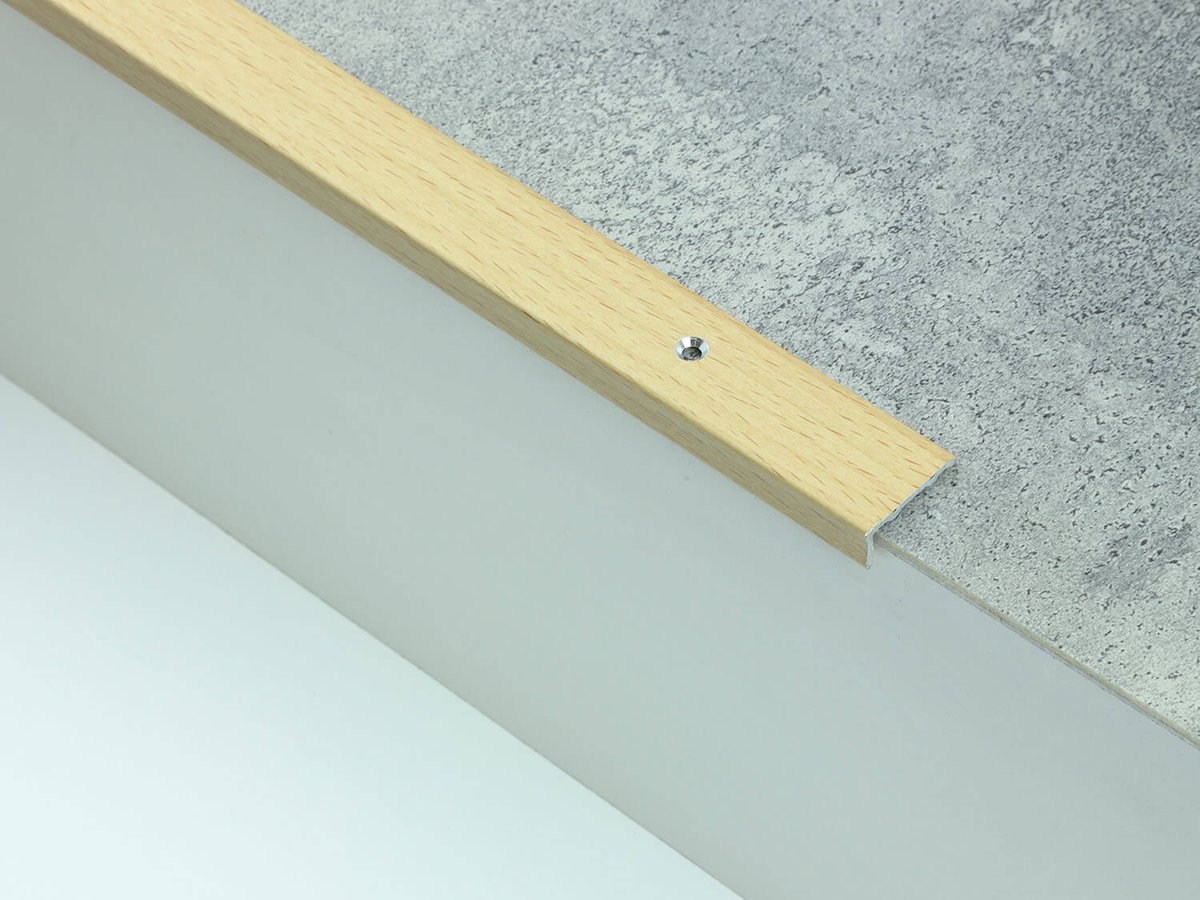 Schodová hrana 24,5x10 mm buk vrtaná
