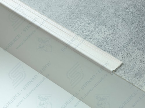 Schodová hrana 24,5x10 mm H64 dub krémový