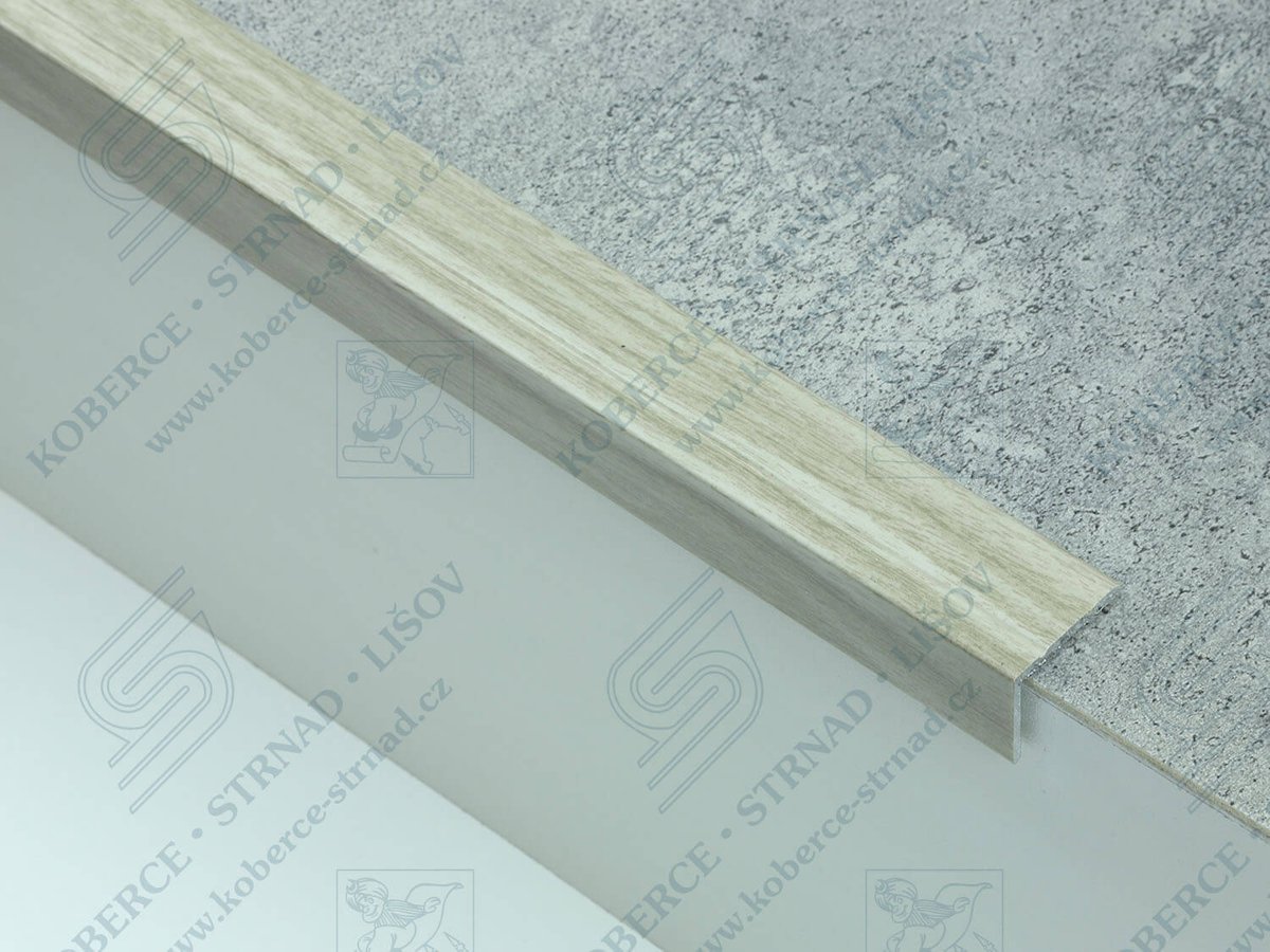Schodová hrana 24,5x20 mm E904 dub artický