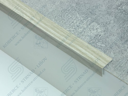 Schodová hrana 24,5x20 mm E904 dub artický
