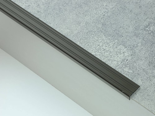 Schodová hrana 24,5x10 mm tmavý bronz Küberit