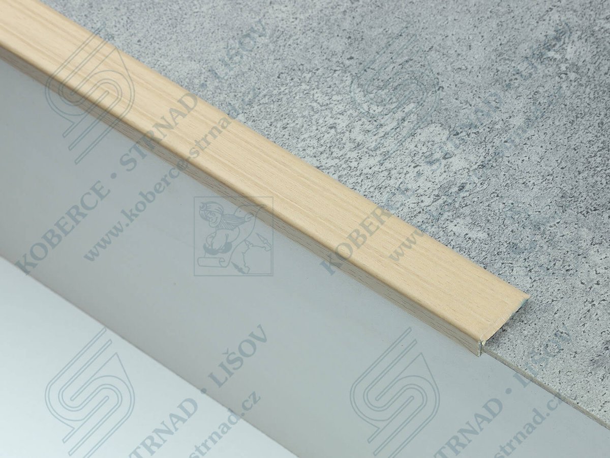 Schodová hrana 24,5x10 mm H22 buk světlý