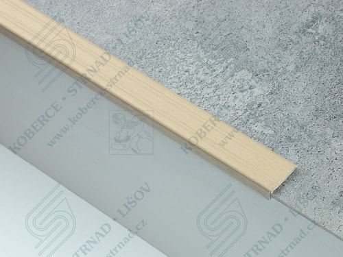 Schodová hrana 24,5x10 mm H22 buk světlý