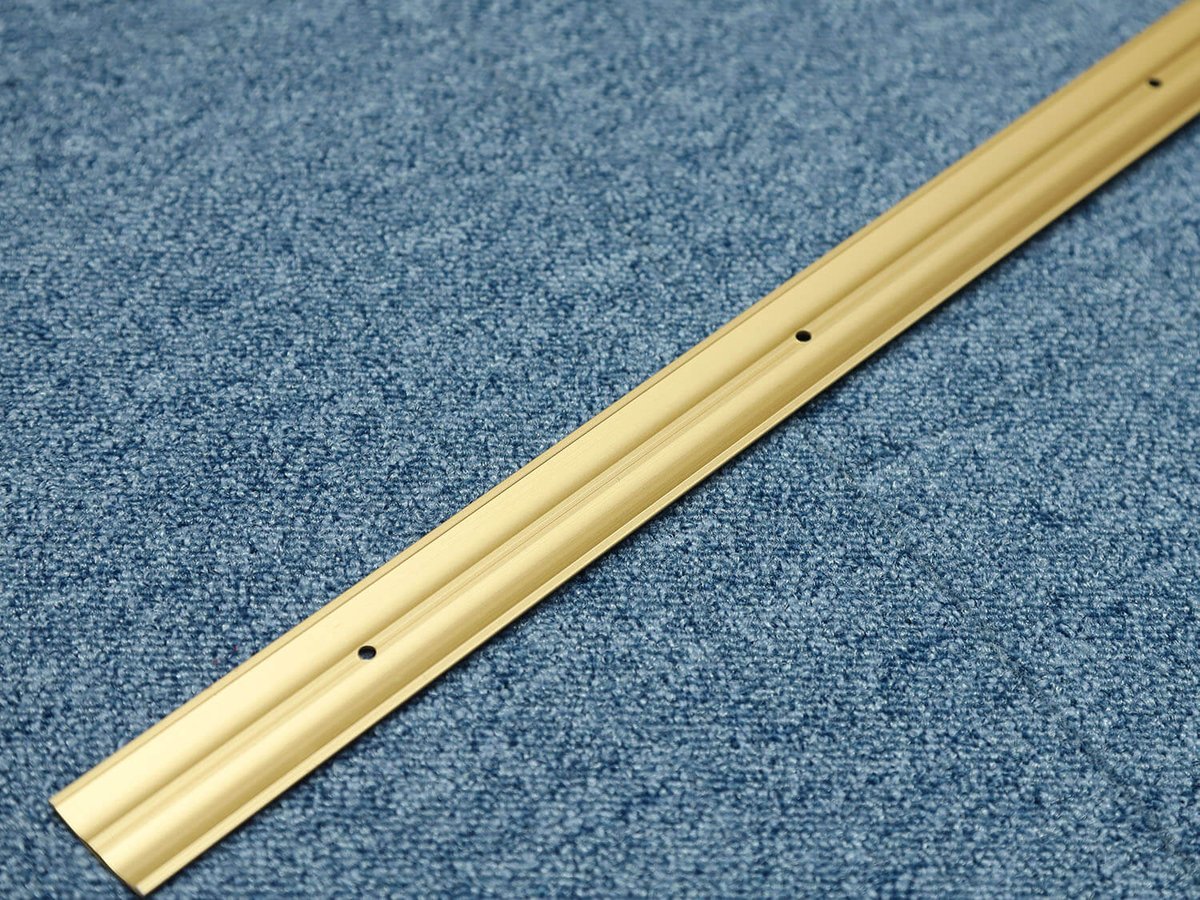 Oblouk 33 mm zlatá vrtaná šroubovací Küberit 232