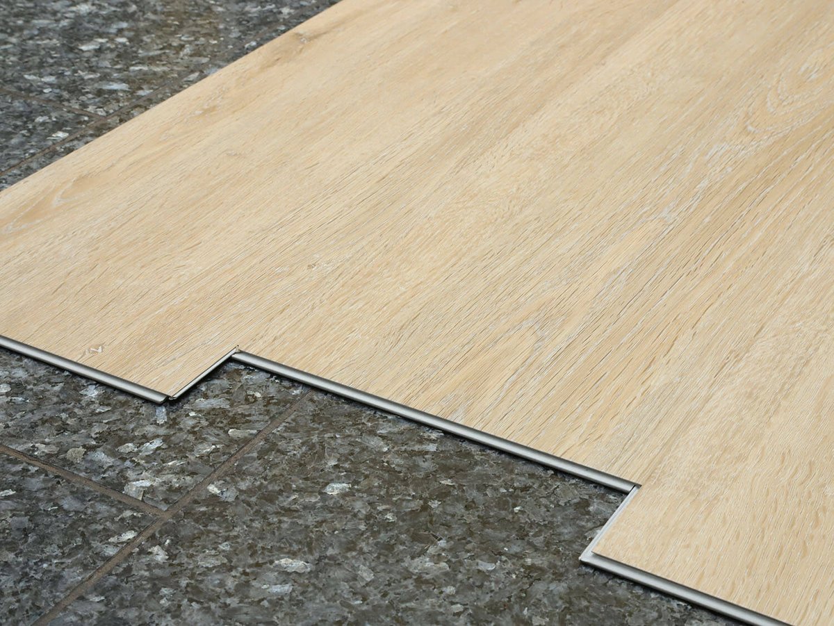 Rigid LVT Dub bělený - foto plovoucí varianty Rigid+, dekor je stejný.