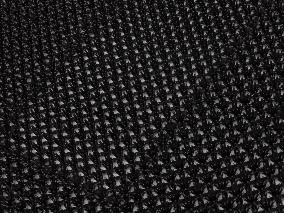 Step-in black