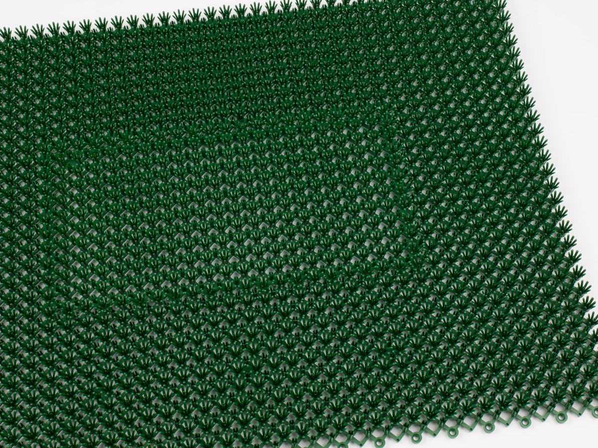 Step-in green
