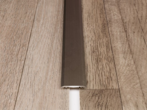 Plochá přechodová lišta 25 mm inox