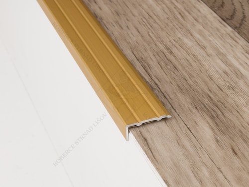 Schodová hrana 24,5x10 mm zlatá